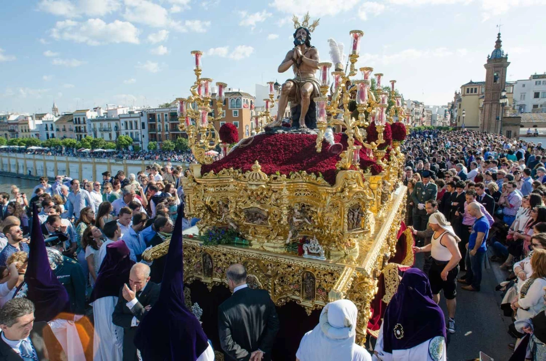 Semana Santa: Parade Perayaan Paskah di Spanyol